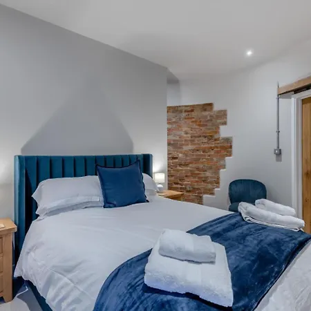 3 Bed In Grafty Oc-e31005 *