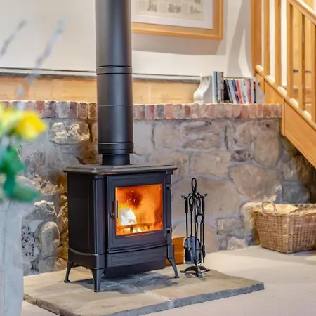 3 Bed In Grafty Oc-e31005 * Bromfield