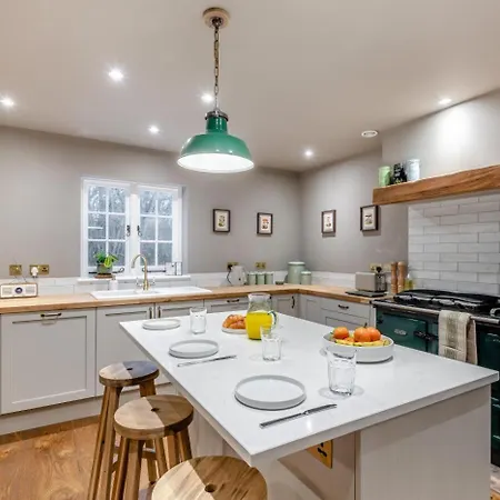 3 Bed In Grafty Oc-e31005 * Bromfield